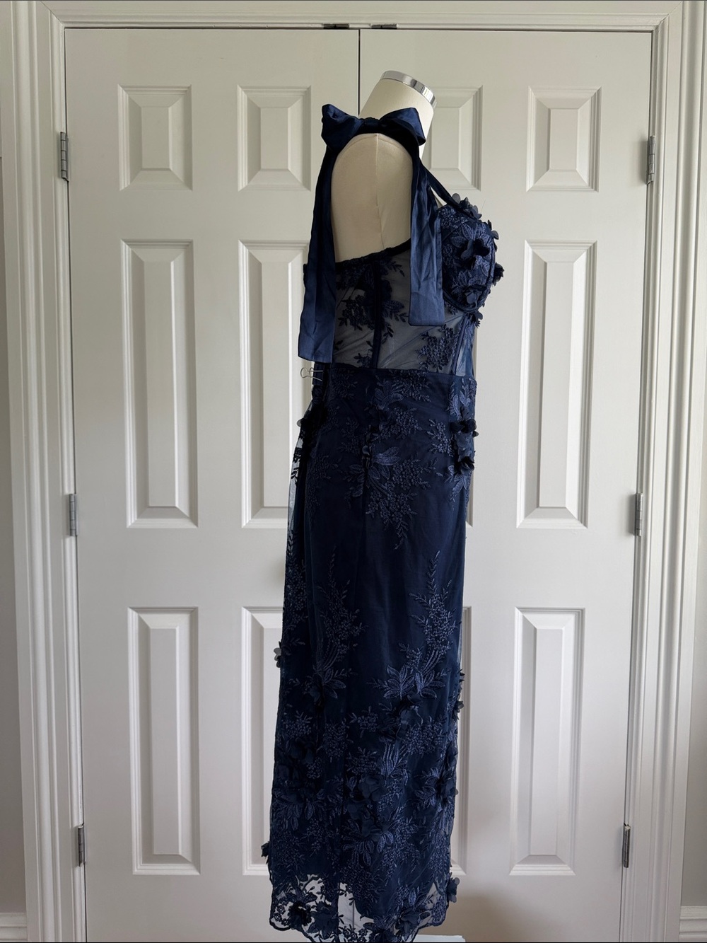 NWT Lulus Charisma Navy 3D Floral Bustier Tie Strap Wedding Guest Dress Size L - Picture 7 of 15